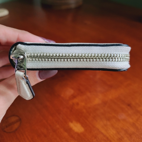 Coach F57590 White Pebbled & Snakeskin Embossed Leather Accordion Zip Wallet - Picture 5 of 13